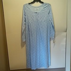 medium nightgown